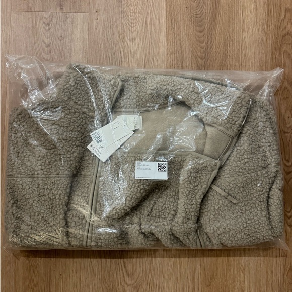 NWT H&M Babywearing Sherpa Fleece Jacket - Picture 10 of 10